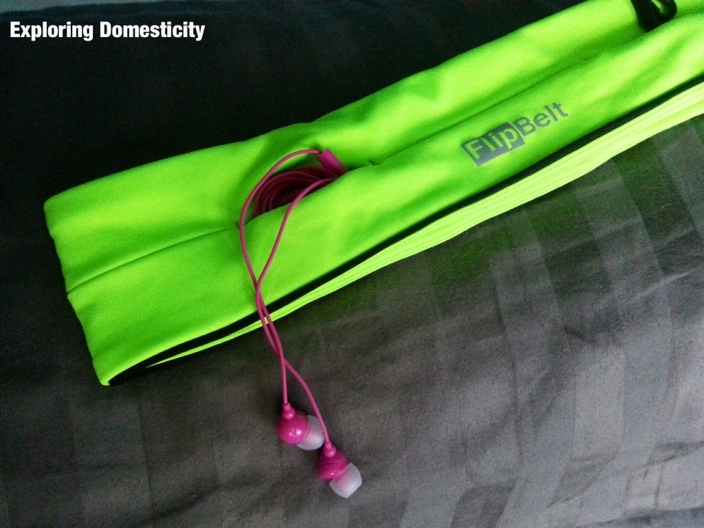 Store your stuff while running: flipbelt