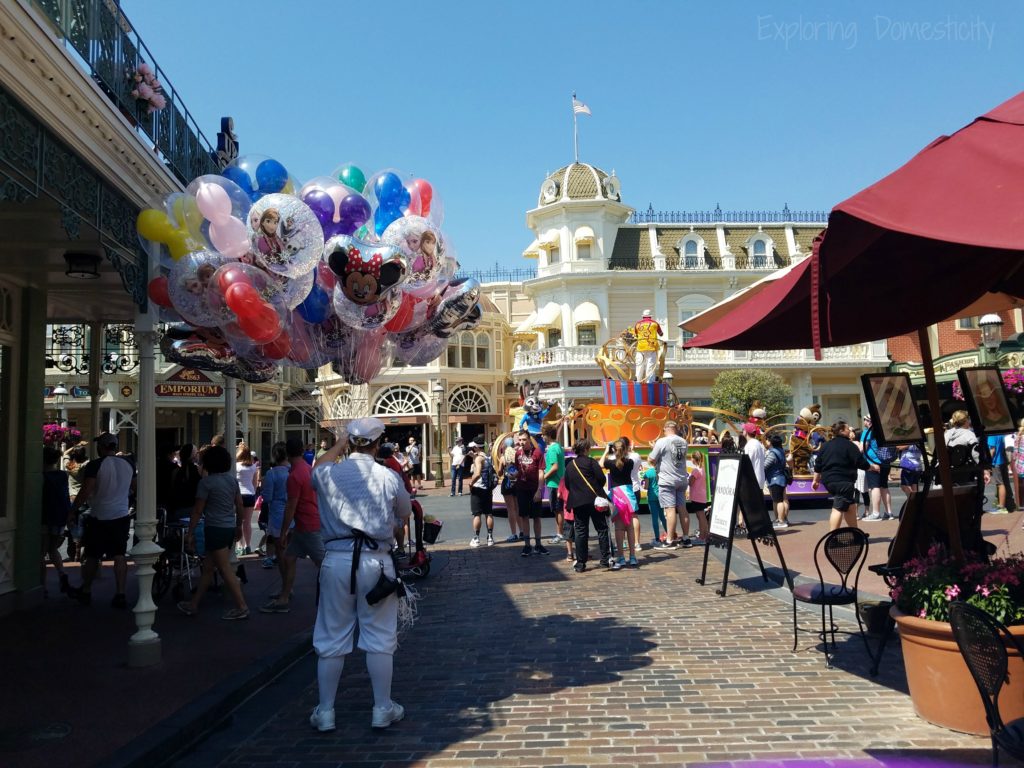 WDW 2017 Silhouettes and Move It Shake It Dance Party at Magic Kingdom