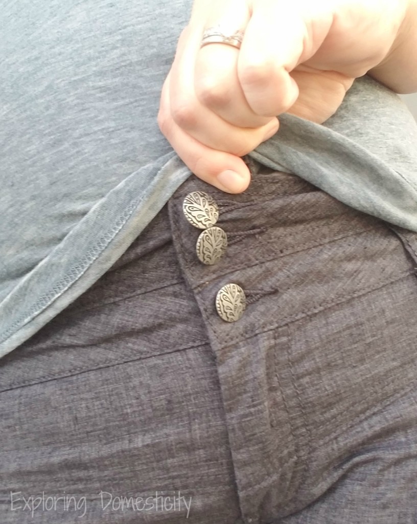 Love these buttons on the prAna Lizbeth Capri! #prAnaMama