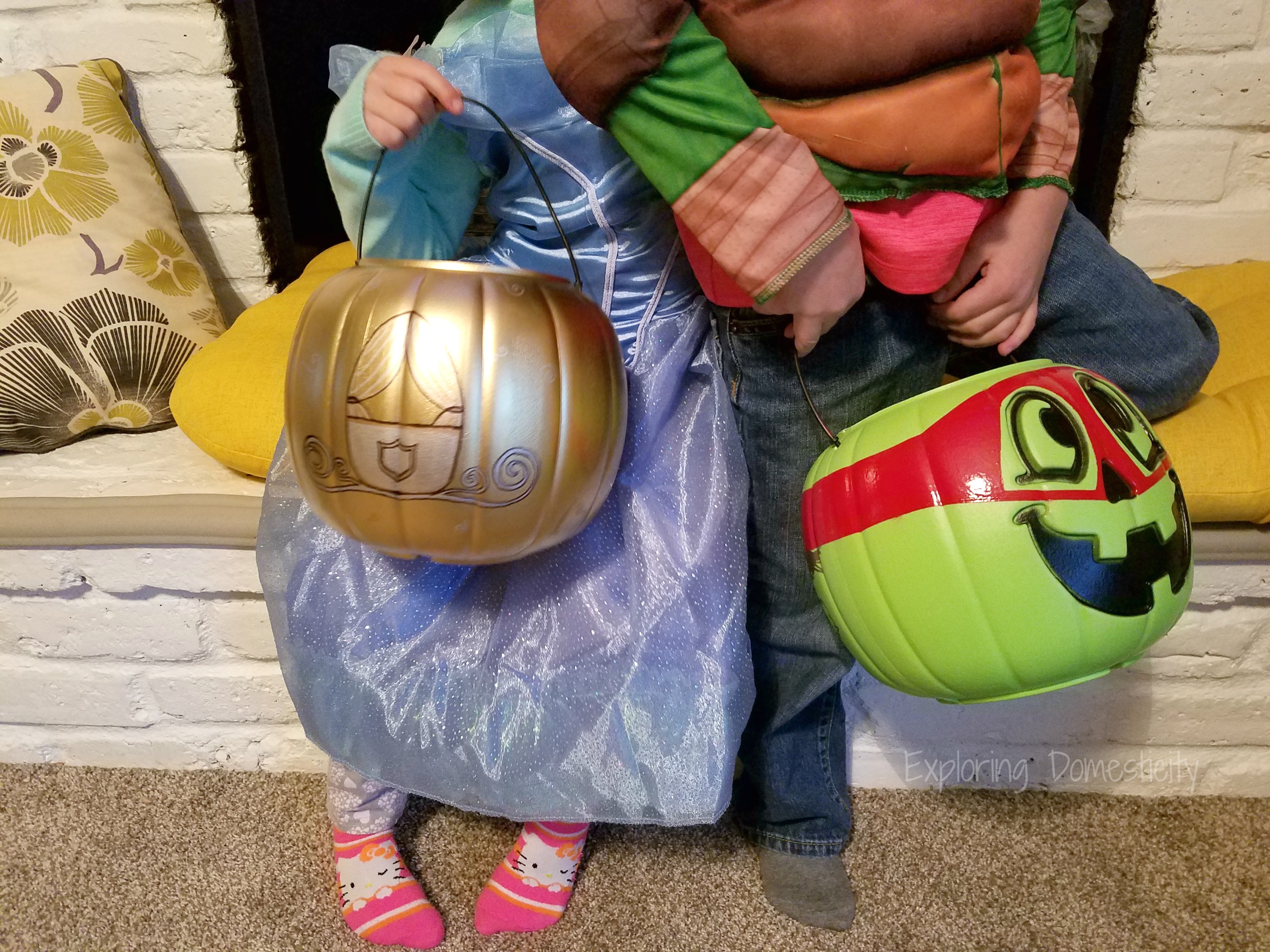 DIY Custom Halloween Pumpking Trick-or-Treat Buckets
