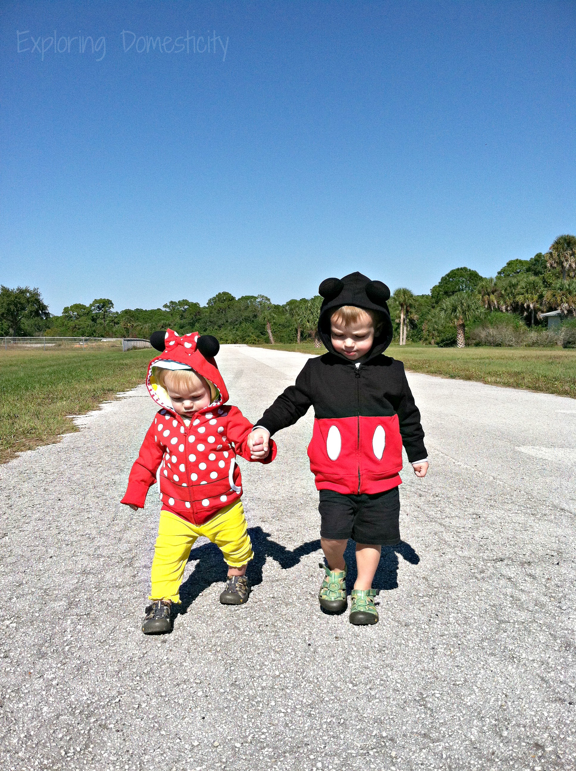 Walt Disney World with Toddlers - What to pack: Disney Mickey and Minnie clothes
