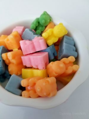 Rainbow Yogurt Bites: Frozen Yogurt Bears And Dots ⋆ Exploring Domesticity