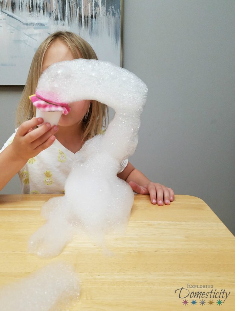 Bubble Towers - make an easy DIY bubble blower for huge bubbles