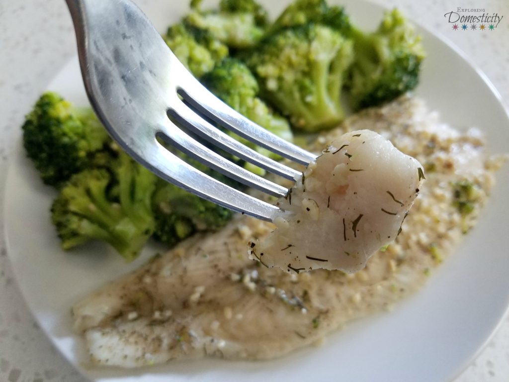 Quick healthy lunch for one - fish with broccoli
