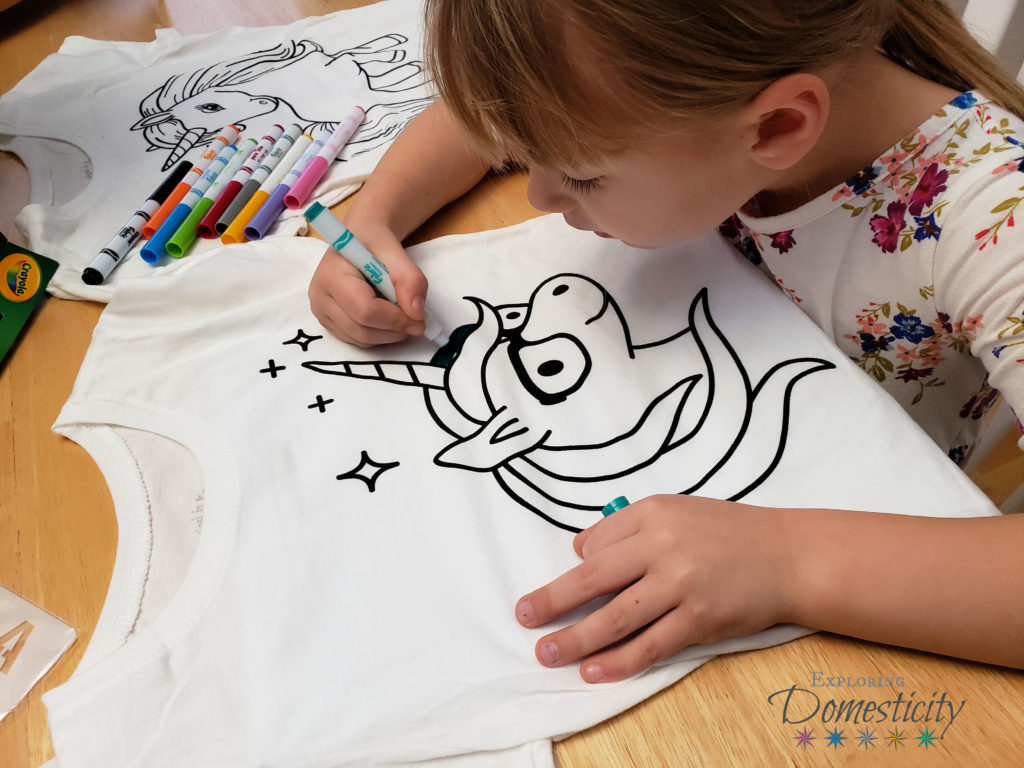 Kids Creativity - creativity activities - coloring their own clothes
