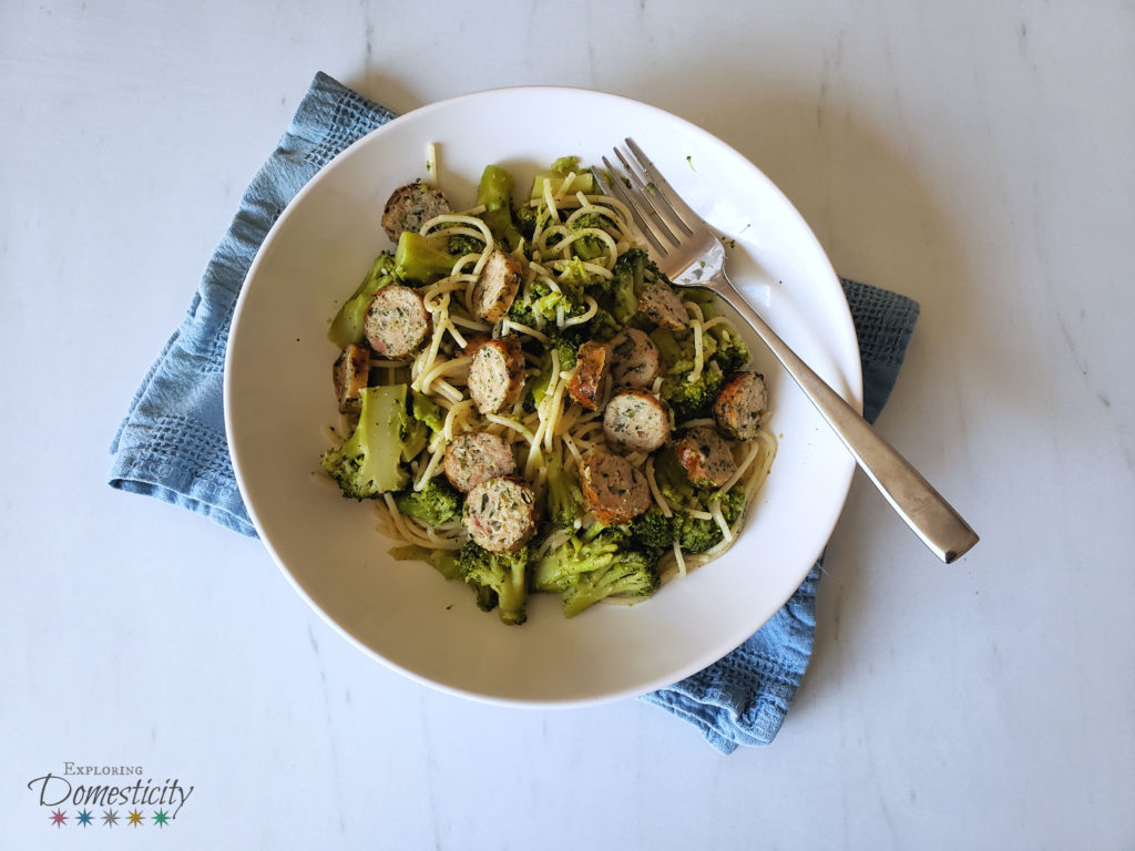 One-Pot Asiago Chicken Sausage and Broccoli Pasta - easy weeknight meal