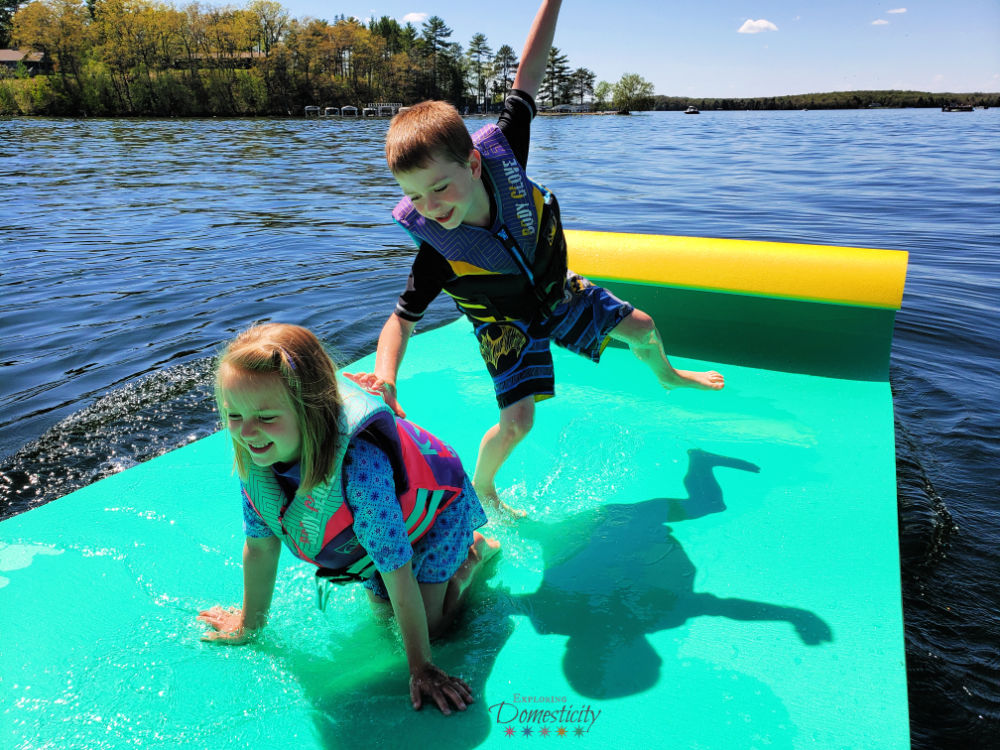 https://exploringdomesticity.com/wp-content/uploads/2019/05/Family-Boating-and-Fun-on-the-Water.jpg