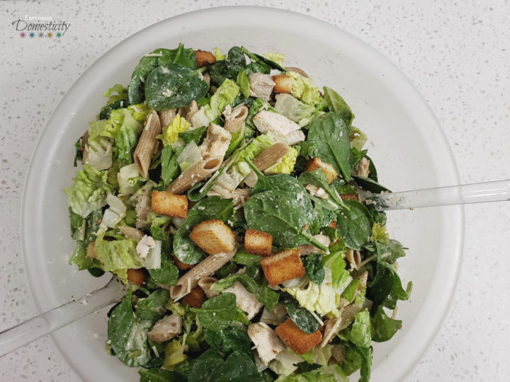 Chicken Alfredo Salad with Garlic Bread Croutons ⋆ Exploring Domesticity