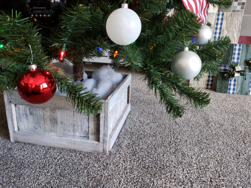 Wooden box Christmas tree collar